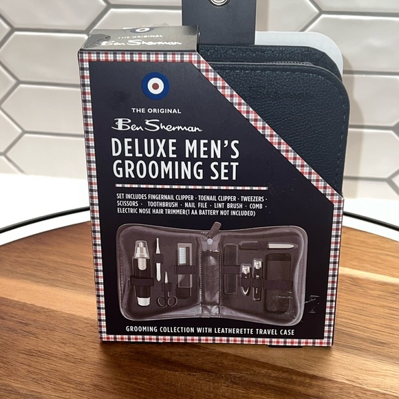Ben Sherman Deluxe Men’s Grooming Set - Picture 1 of 4